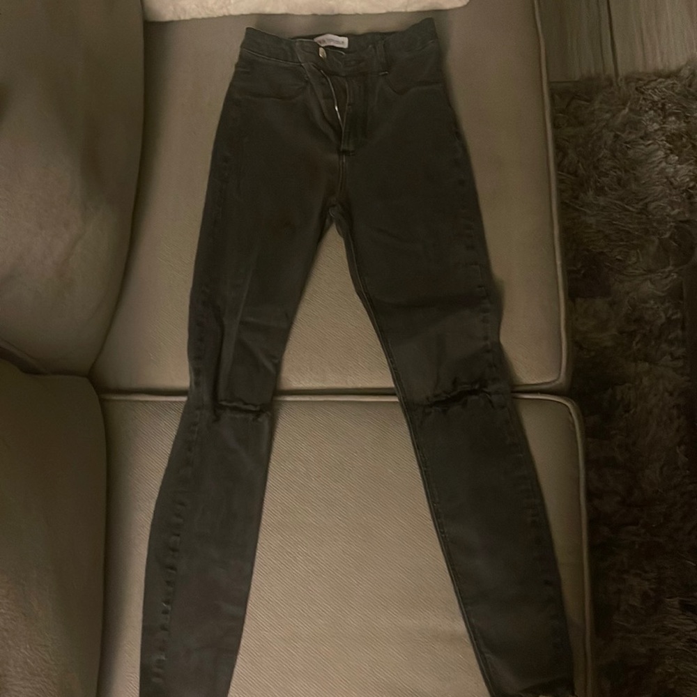 faded black skinny jeans, zara, size4 (but runs small), rips on the knees